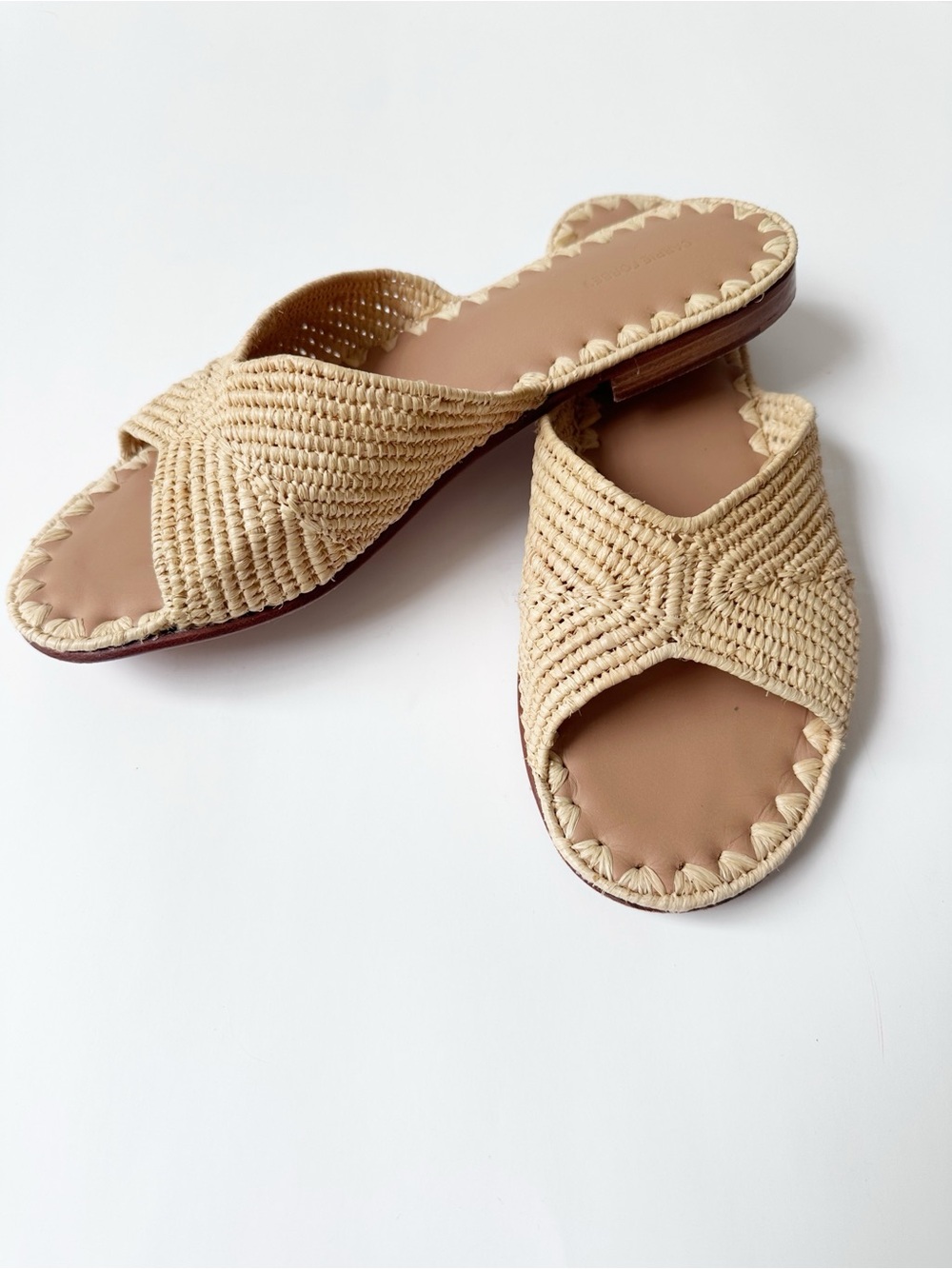 CARRIE FORBES Cuadro Raffia Flat Slide Sandals